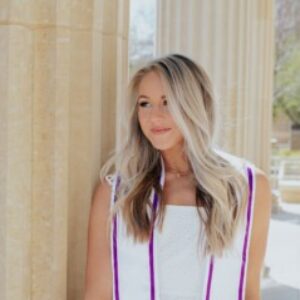 Profile photo of Lauren Dellis